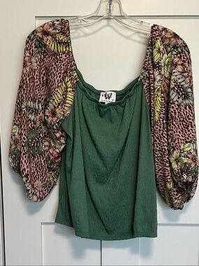Who What Wear Green Bodice Top with Floral Animal-Print Puff Sleeves